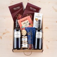 Cesta Gourmet con Rioja Gran Albina, Ibéricos Ramos, Mousse Zubía y Queso Premiado Cesta Gourmet con Rioja Gran Albina, Ibéricos Ramos, Mousse Zubía y Queso Premiado