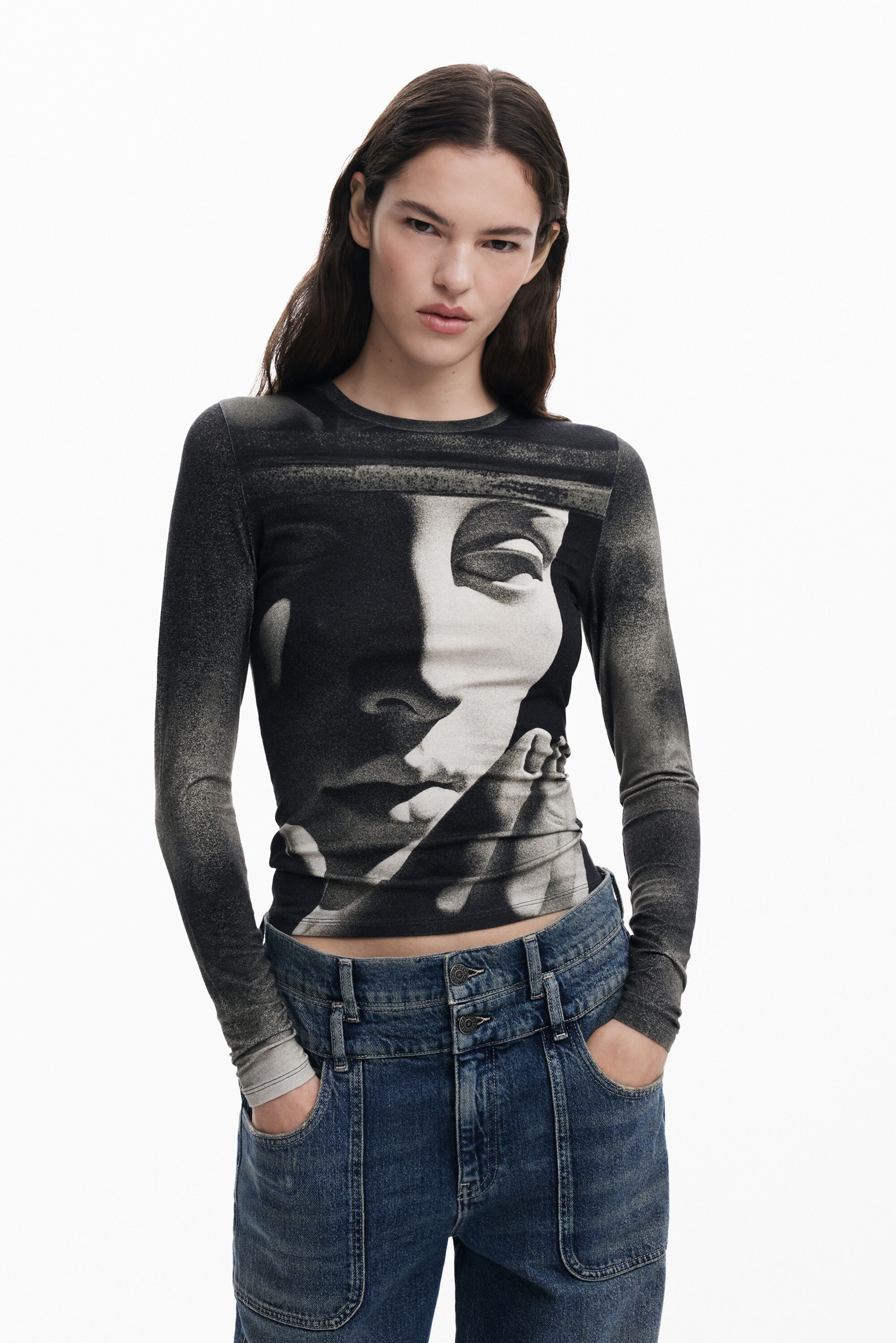 Camiseta manga larga escultura mujer Desigual