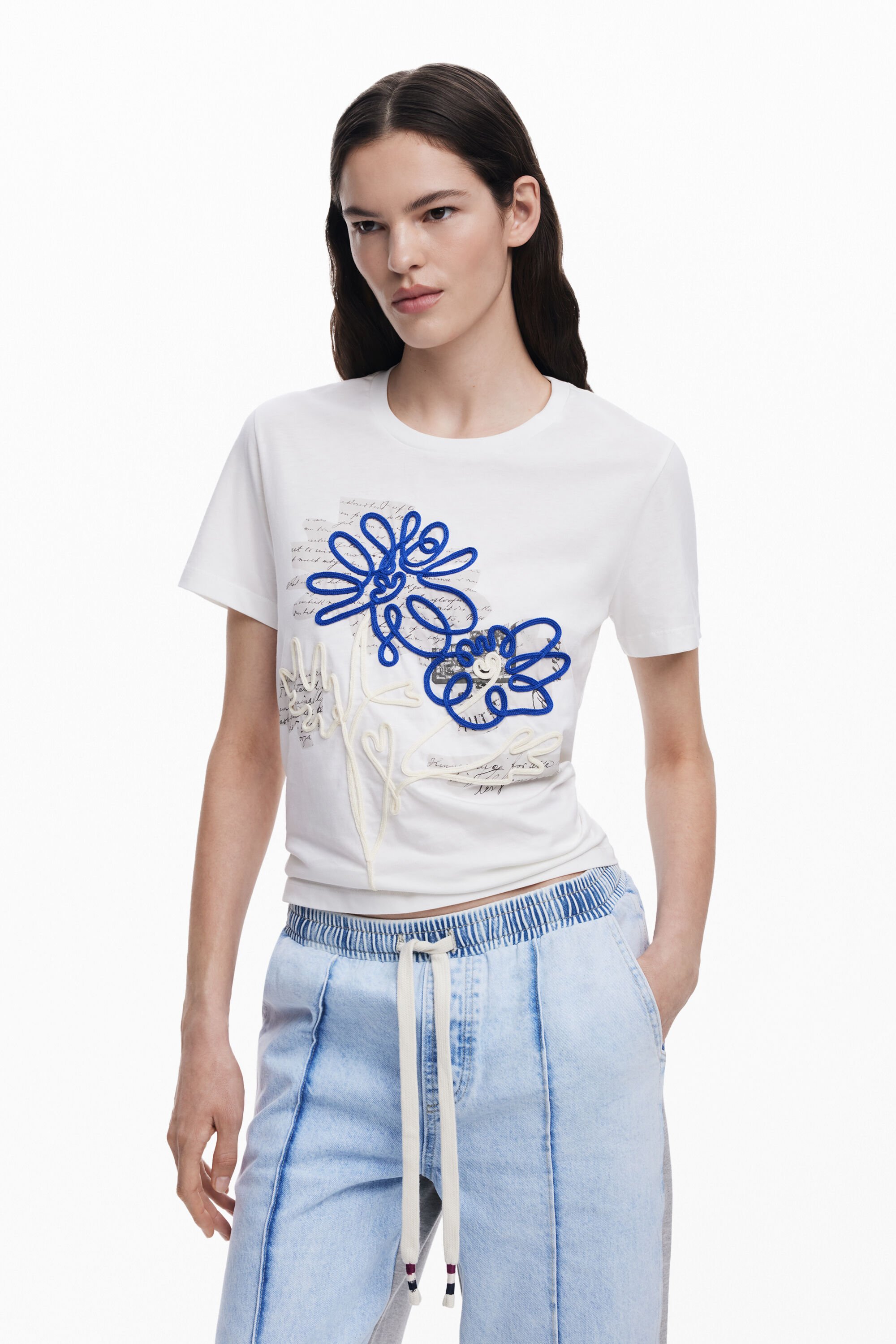 Camiseta flores con cordón Desigual para mujer