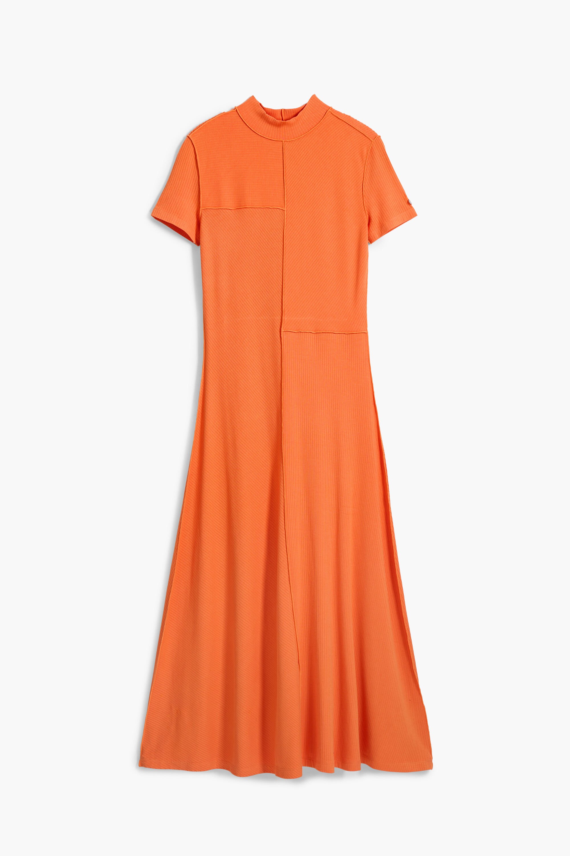 Vestido Midi Cuello Alto Desigual