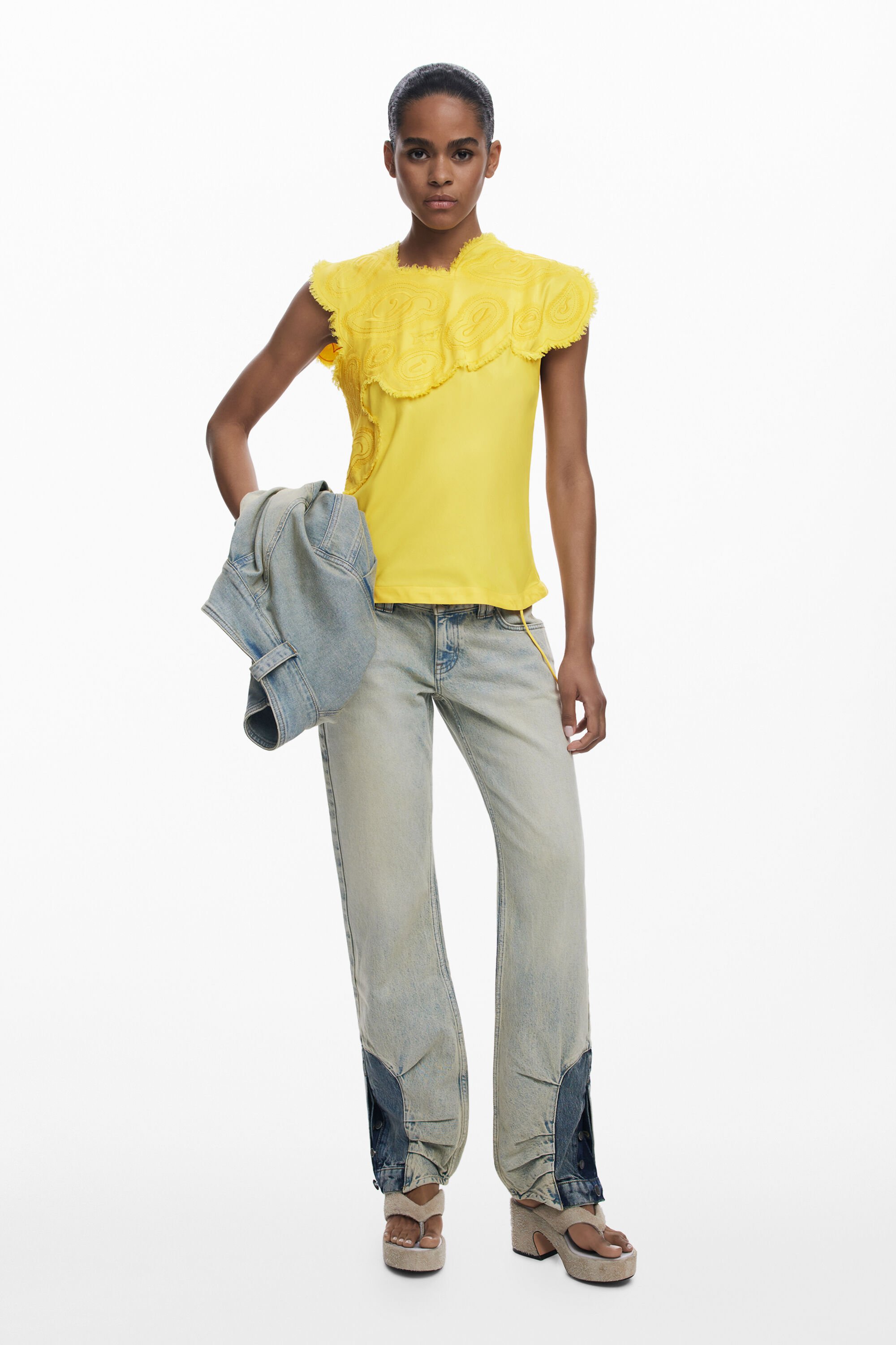 Blusa Desigual con bordados
